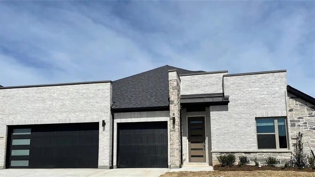 1632 Thunderbird Drive