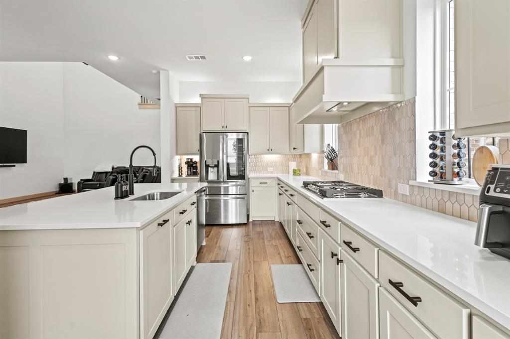 9477 Keep Street