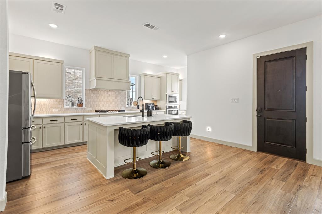 9477 Keep Street