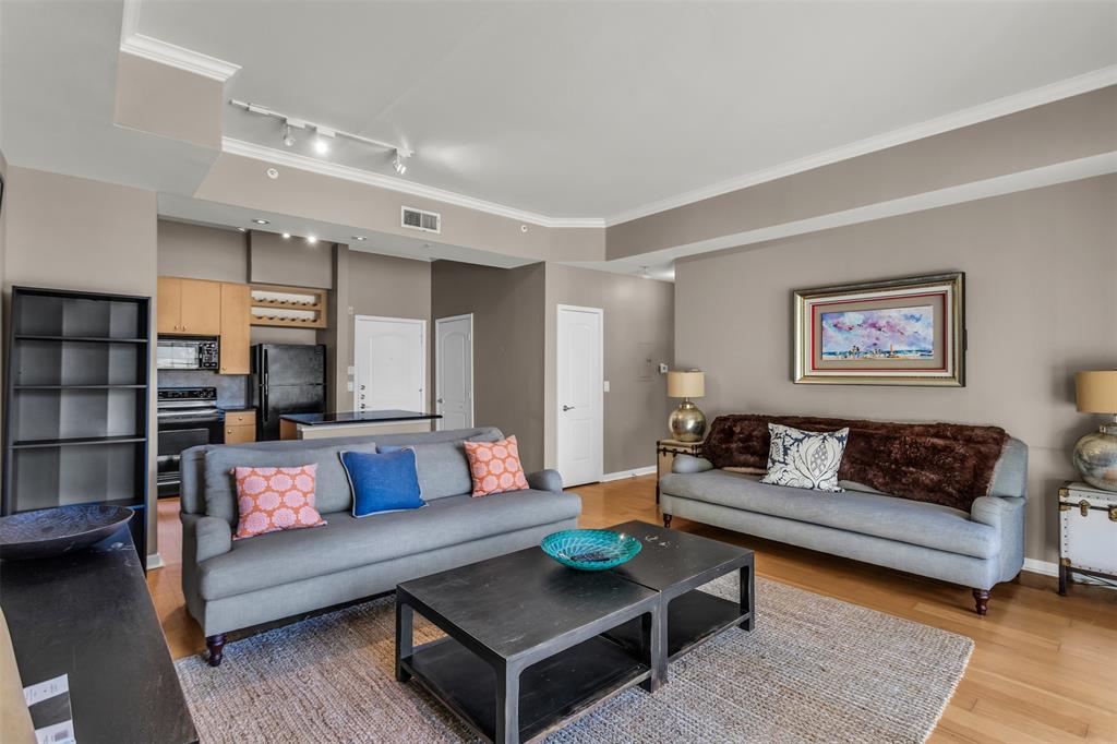 Renaissance On Turtle Creek Condo - Residential