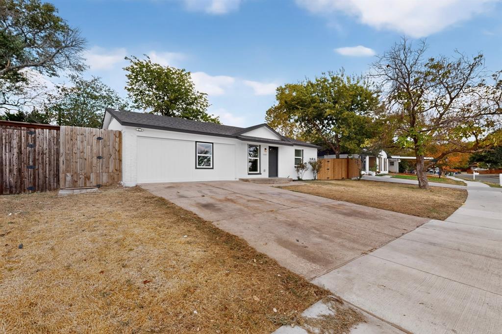14405 Horseshoe Trail