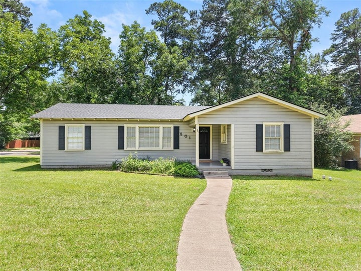 Photo 1 of 34 — 801 Park, Gilmer, TX 75644