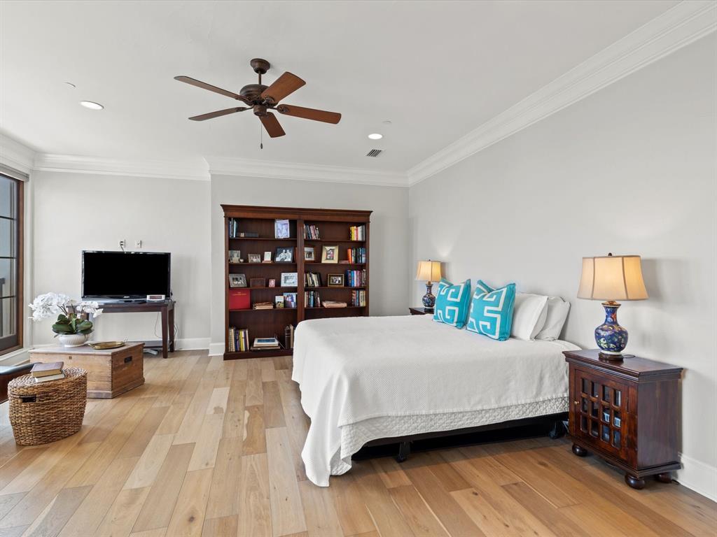 Villa De Leon Condo - Residential Lease