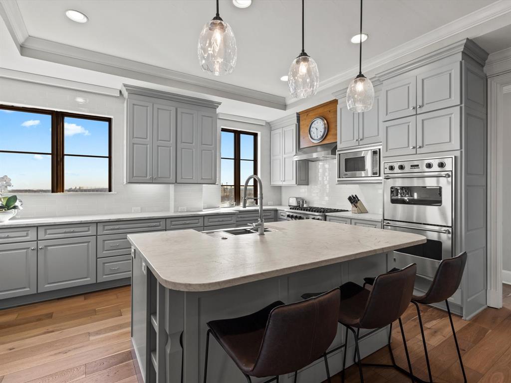 Villa De Leon Condo - Residential Lease