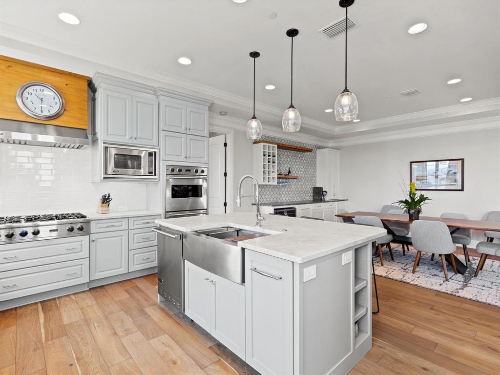 Villa De Leon Condo - Residential Lease