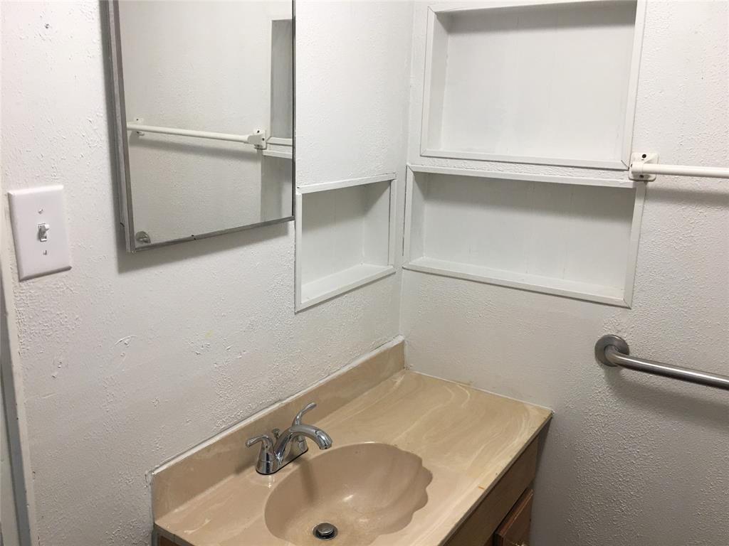 College Drive Replat - Residential Lease