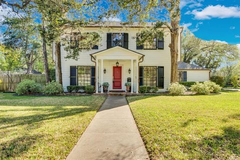 411 Sycamore Street Waxahachie TX 75165