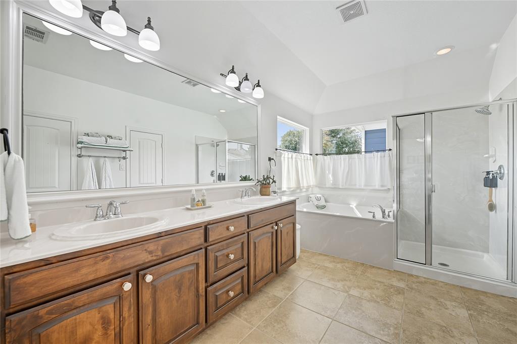 Fort Worth, Texas 76244, United States, 3 Bedrooms Bedrooms, ,2 BathroomsBathrooms,Residential,Active,224456