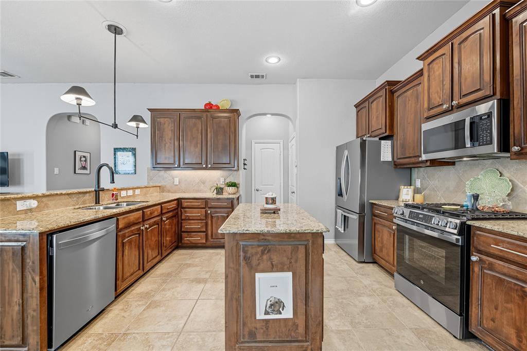 Fort Worth, Texas 76244, United States, 3 Bedrooms Bedrooms, ,2 BathroomsBathrooms,Residential,Active,224456