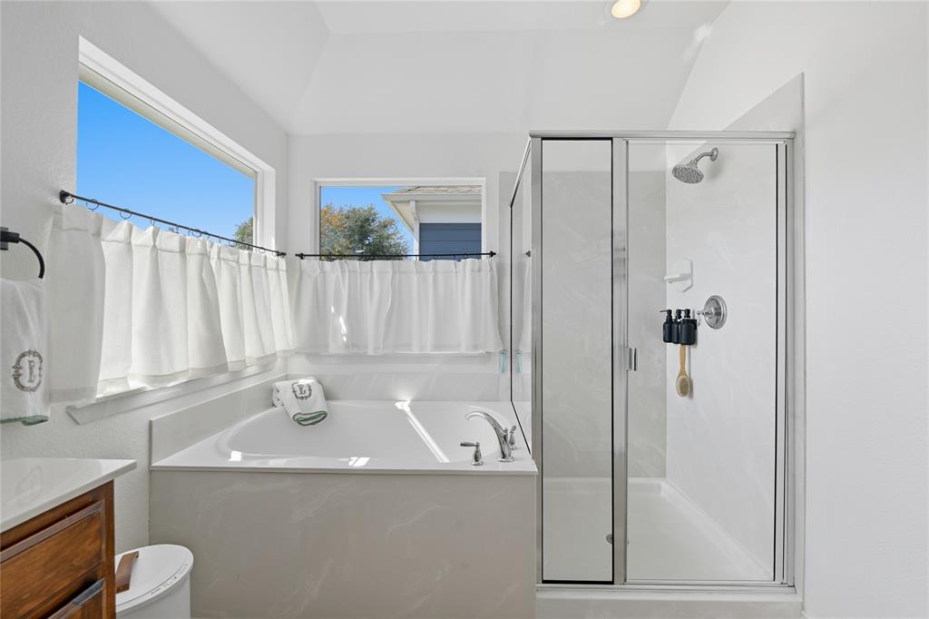 Fort Worth, Texas 76244, United States, 3 Bedrooms Bedrooms, ,2 BathroomsBathrooms,Residential,Active,224456