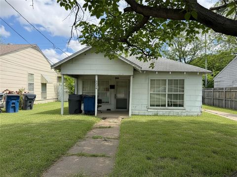 3206 N Jim Miller Road Dallas TX 75227