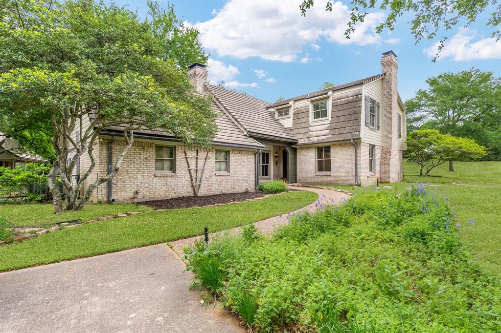 470 Cottonwood Place