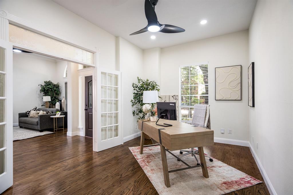 5901 Louisville Drive