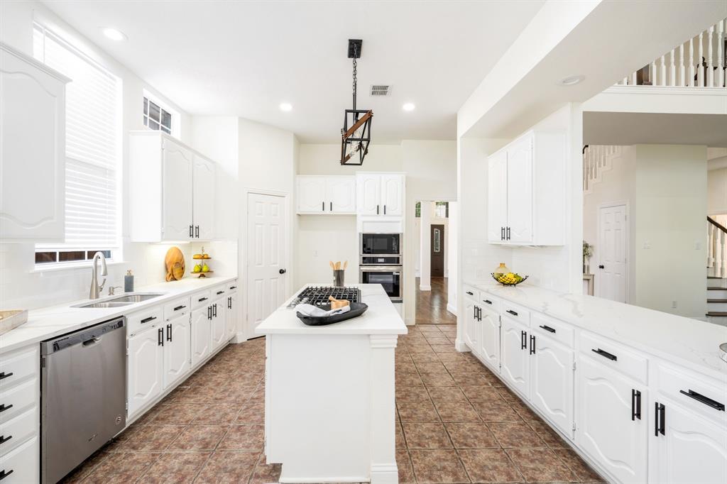 5901 Louisville Drive