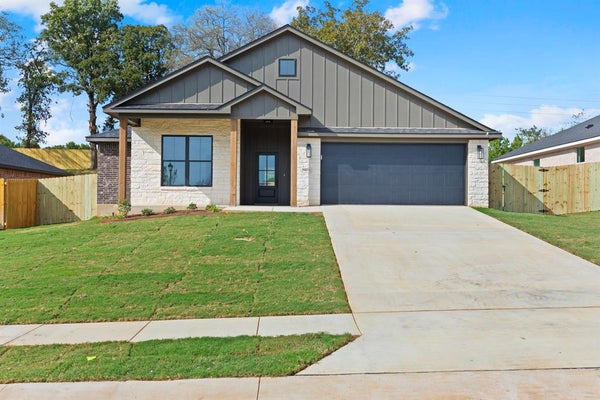 16514 CROSSING CIR, LINDALE, TX 75771 - Image 81e405dc2ed4e3cd2424bc6b0a3fd32e/2080891397