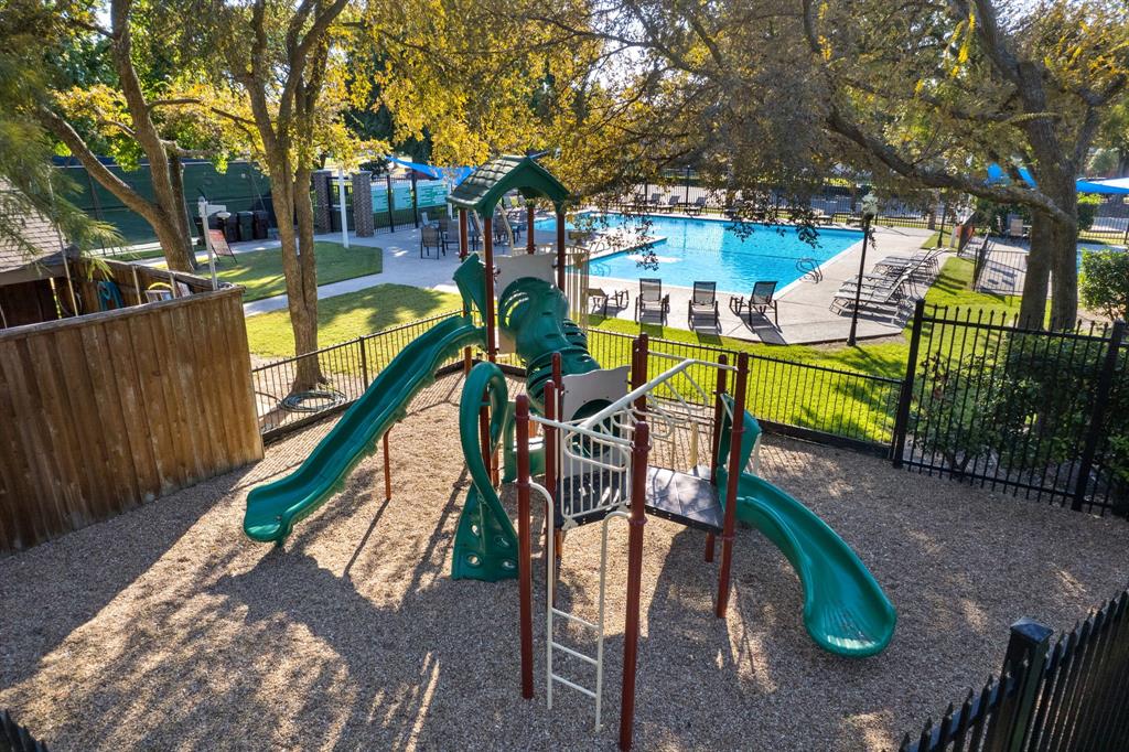 Biltmore Swim & Racquet Club Ph One - Residential