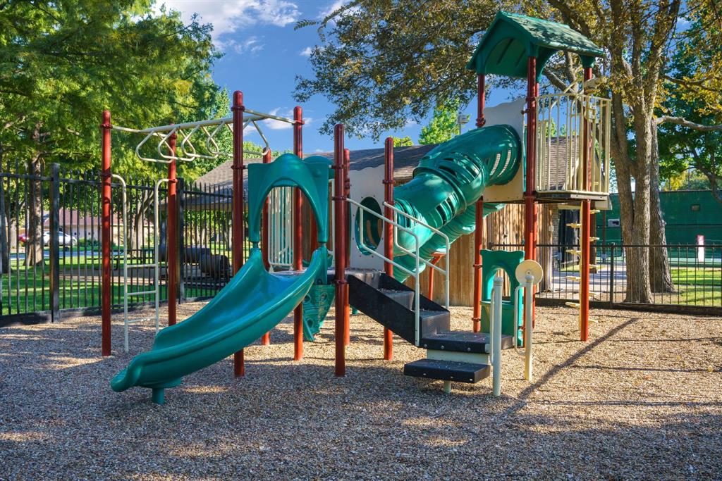 Biltmore Swim & Racquet Club Ph One - Residential