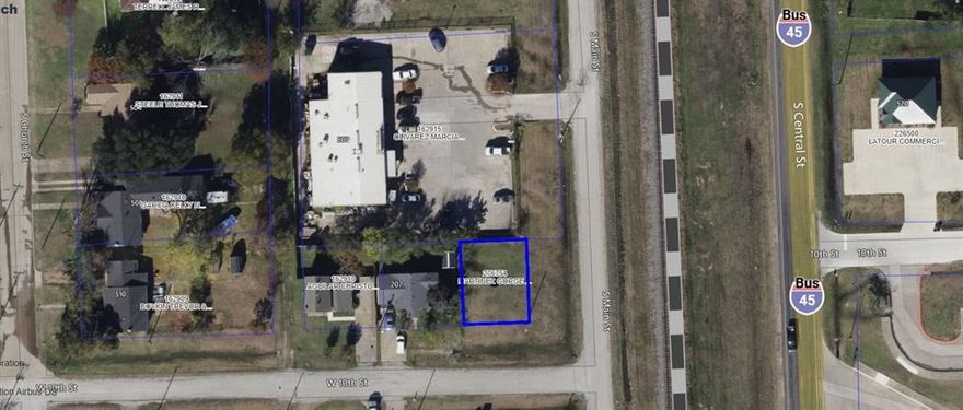 Nice Residential lot in town with easy access to I 45 and other surrounding cities in Ellis County. Be part of the flourishing growth in Ferris! Bring your own builder or build to suit with seller.