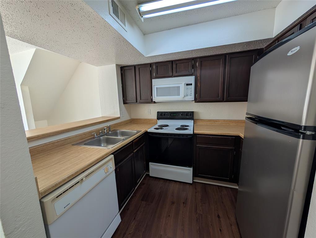 Richland Trace Condos - Residential