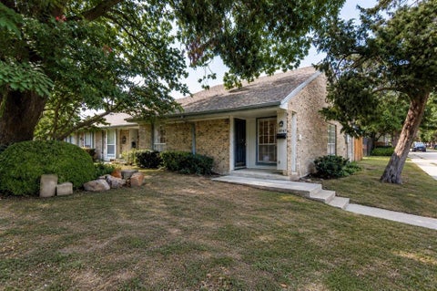 Photo of 13747 Flagstone Lane, Dallas, TX 75240 (MLS # 21391420)