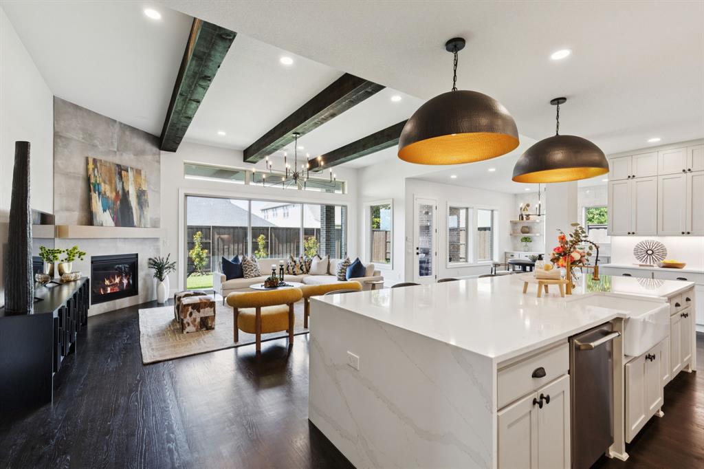 4400 Honeyvine Lane