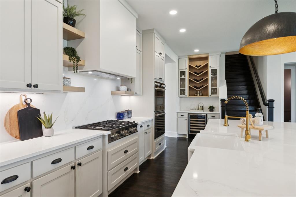 4400 Honeyvine Lane