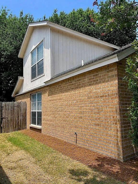 2322 Summer Place Drive