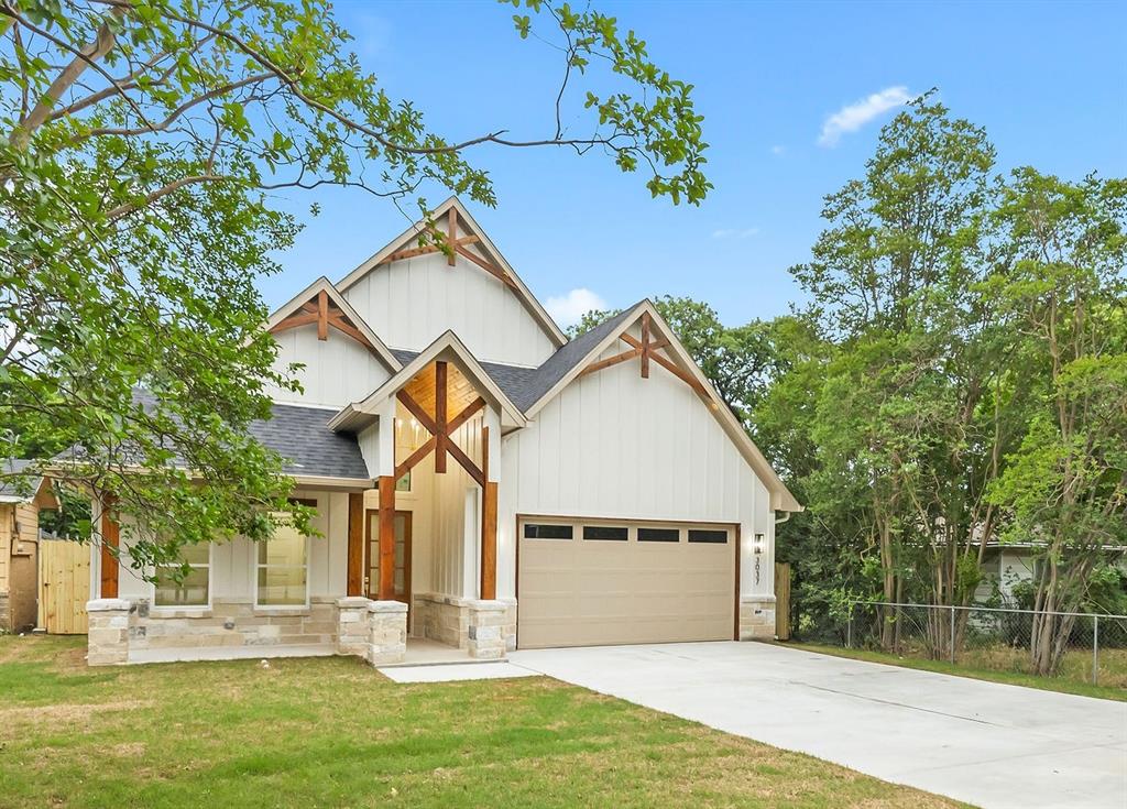 3037 Hiawatha Trail