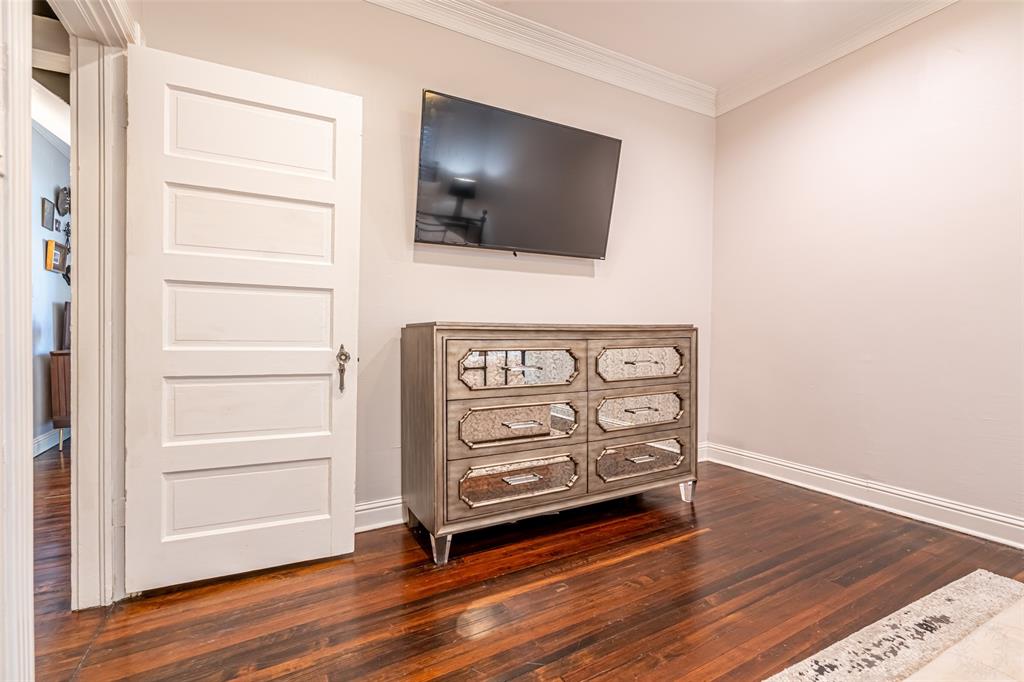 Fort Worth, Texas 76107, United States, 3 Bedrooms Bedrooms, ,3 BathroomsBathrooms,Residential,Pending,247275