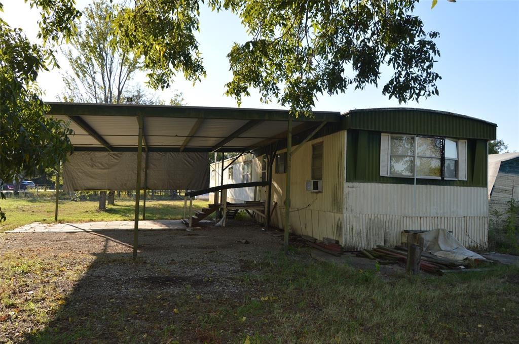 Photo of 3345 County Road 1125, Farmersville, TX 75442 (MLS # 21409136)