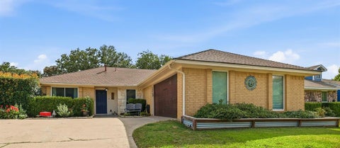 Photo of 3640 Wessex Court, Denton, TX 76210 (MLS # 21335296)