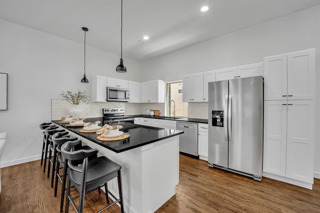 ALTA VISTA - Residential