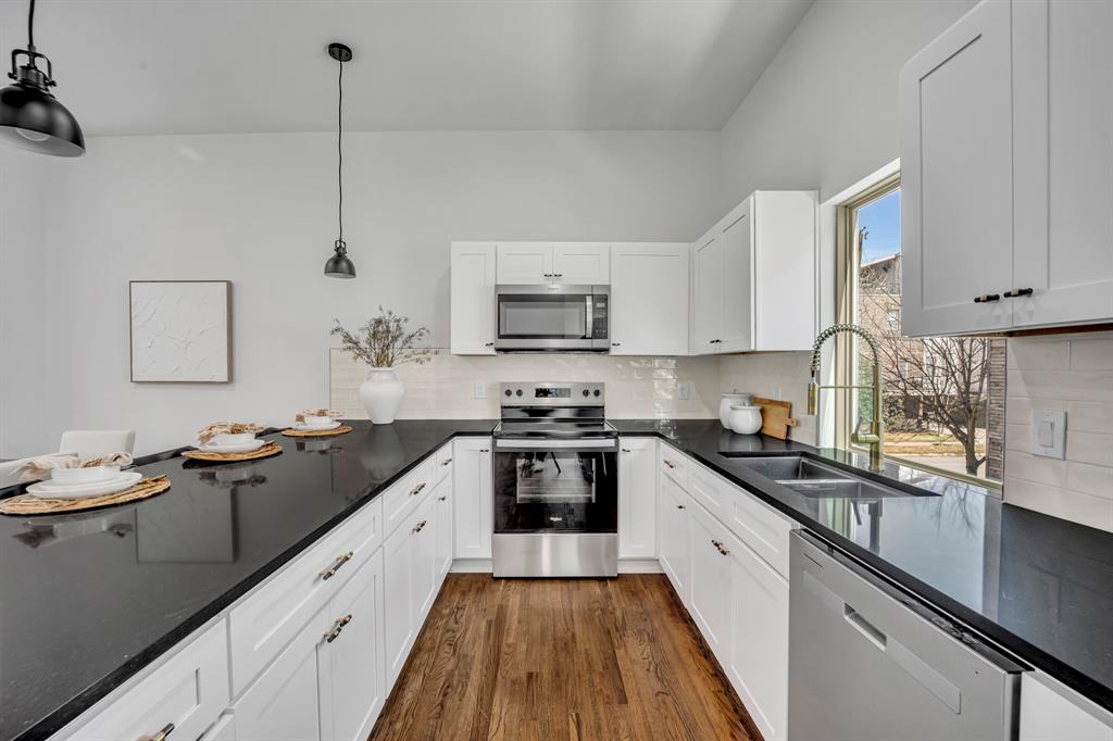 ALTA VISTA - Residential