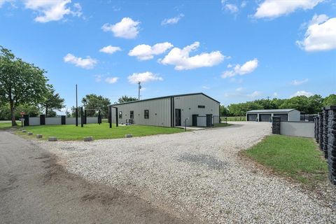 A home in Lone Oak