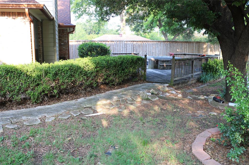 3010 Saint Lo