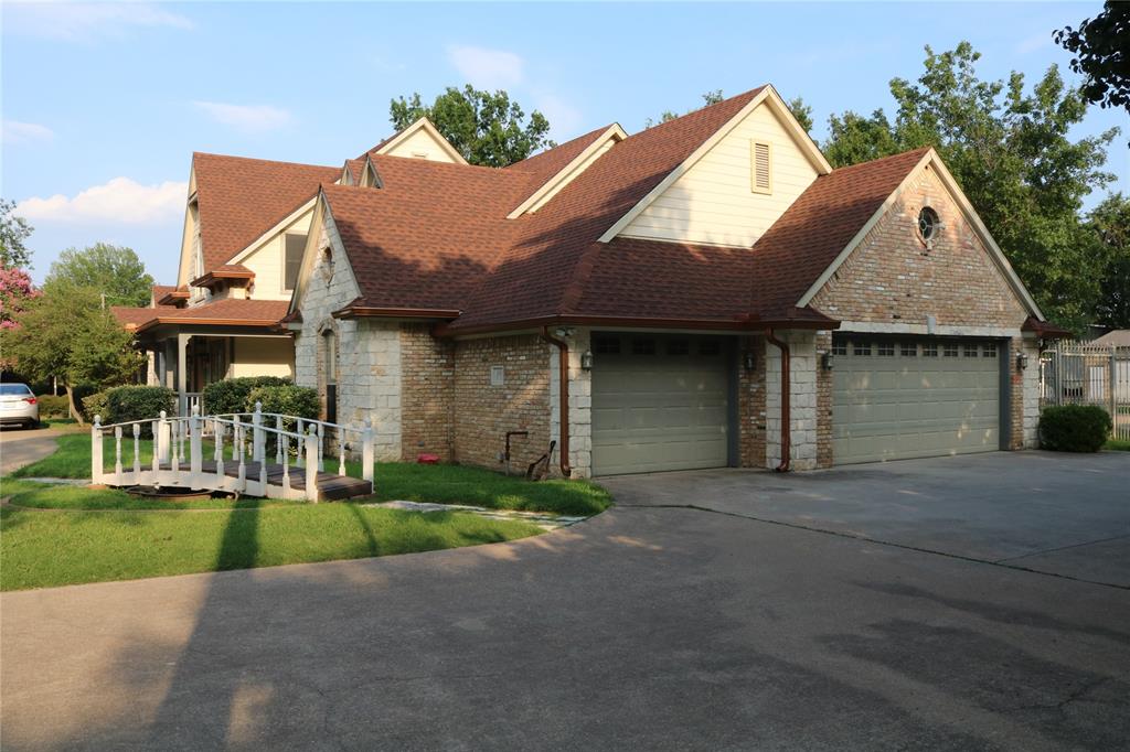 3010 Saint Lo