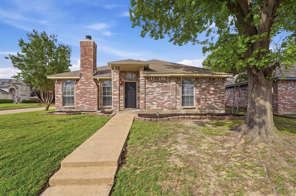 Photo of 2833 Hidden Springs Drive, Mesquite, TX 75181 (MLS # 21242732)