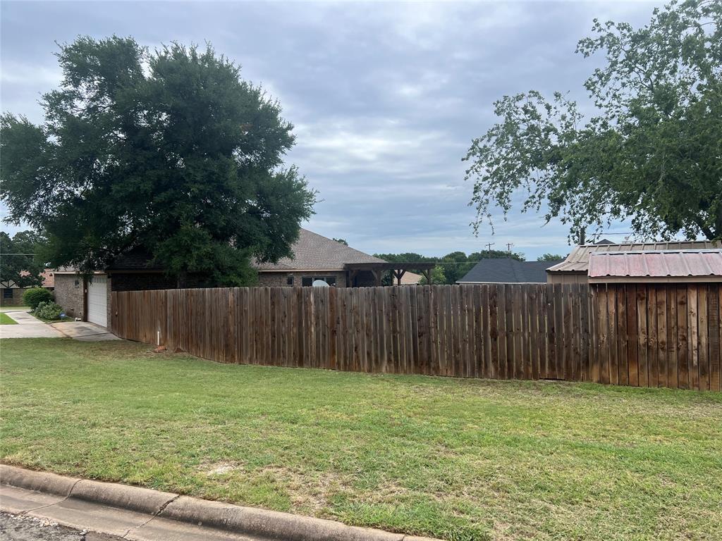 1623 W COLLEGE