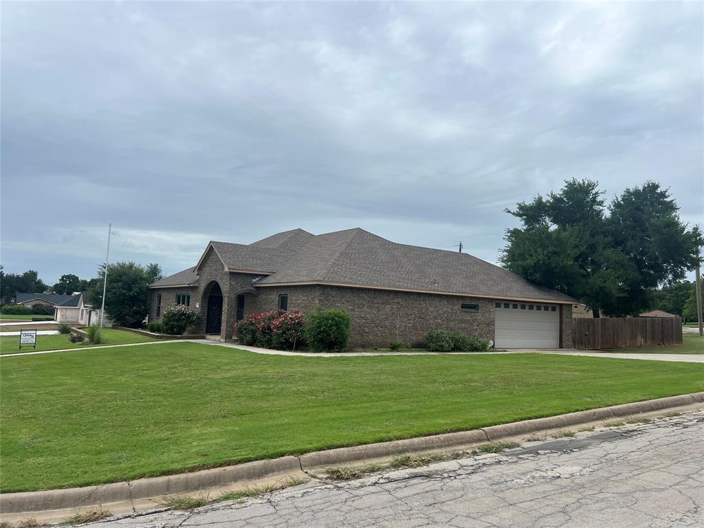 1623 W COLLEGE