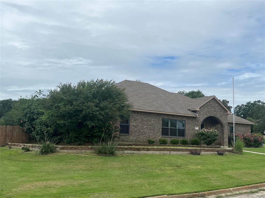 1623 W COLLEGE