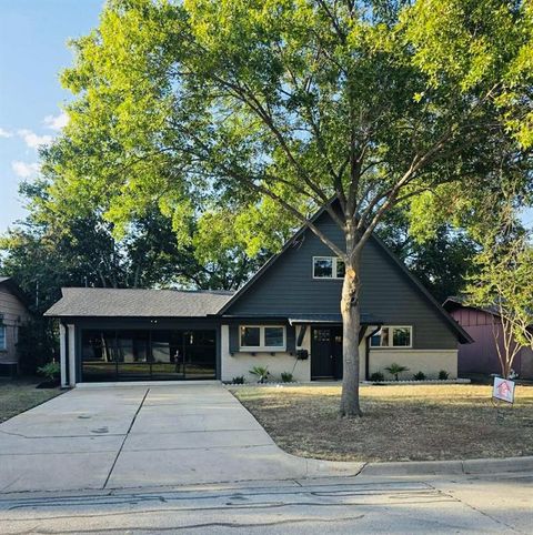 324 Lena Lane Burleson TX 76028