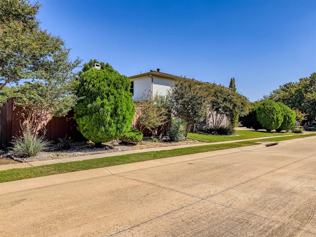 3002 Cedar Crest Drive