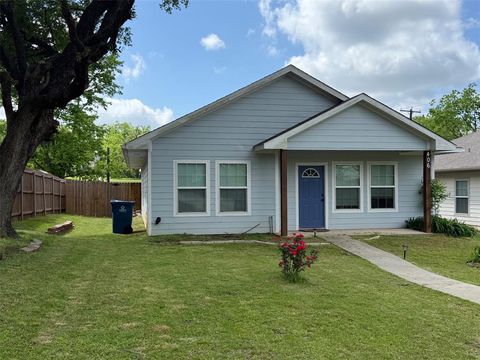 Photo of 406 E Shepherd Street, Denison, TX 75021 (MLS # 21217459)