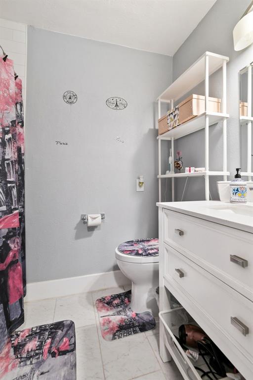 Los Nogales Condo - Residential