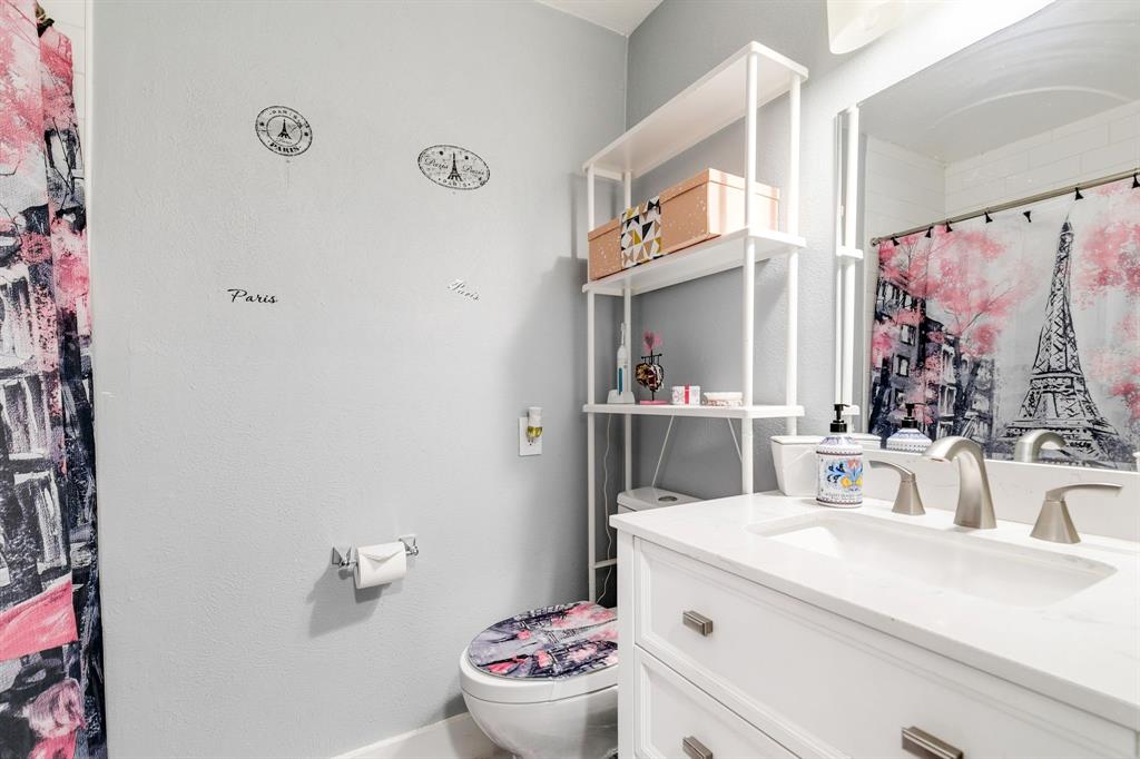 Los Nogales Condo - Residential