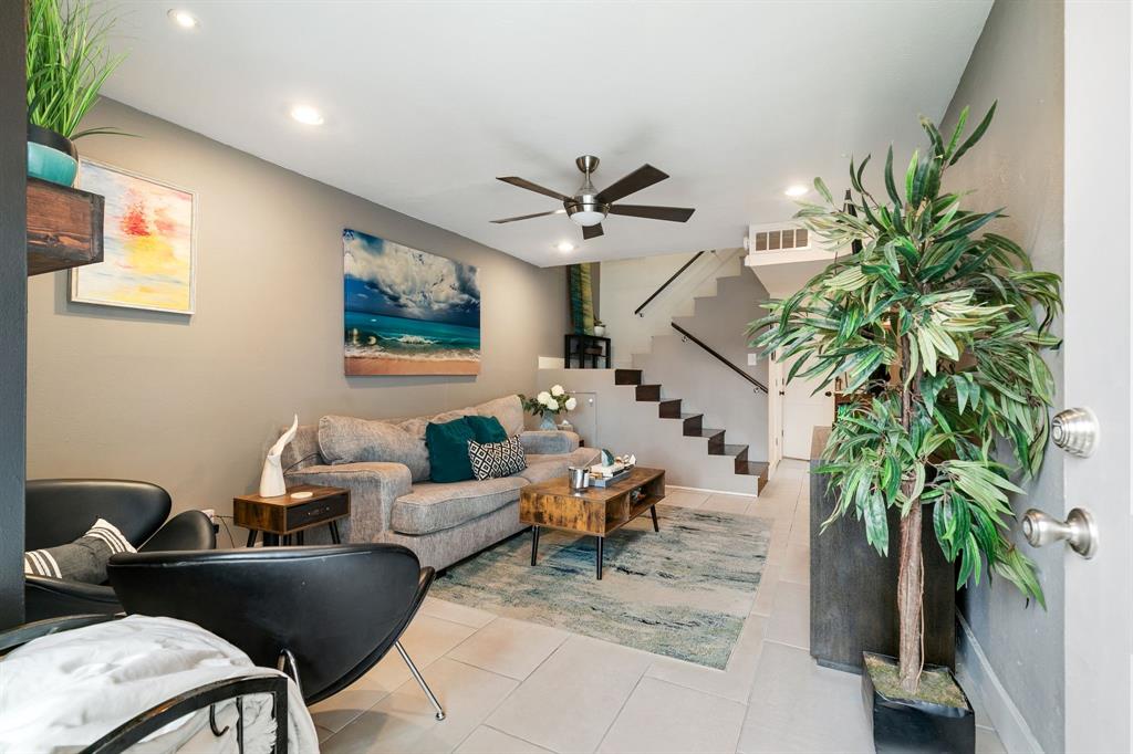 Los Nogales Condo - Residential