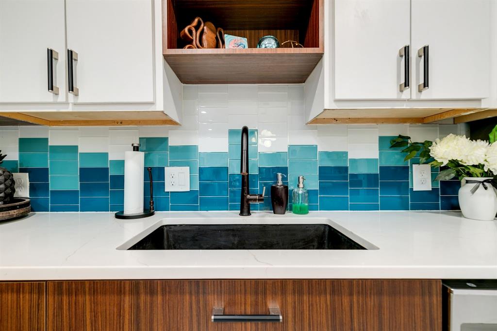 Los Nogales Condo - Residential