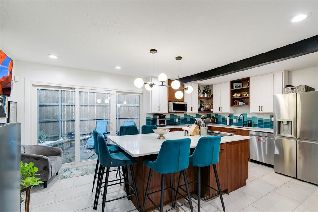 4347 Dickason Avenue 111