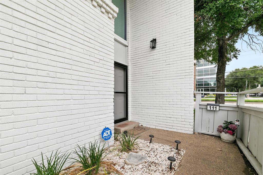 Los Nogales Condo - Residential