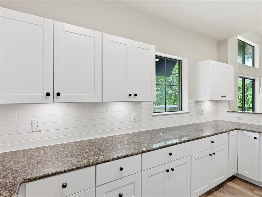 Avanti On Avondale Condo - Residential